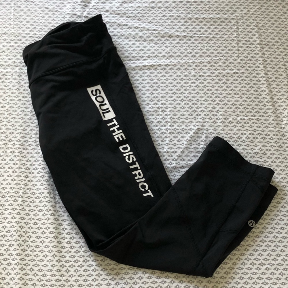 Lululemon x Soul Cycle pace rival crop